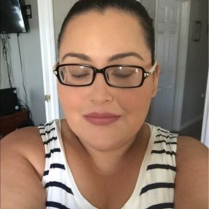 Meet your Posher, Cassandra